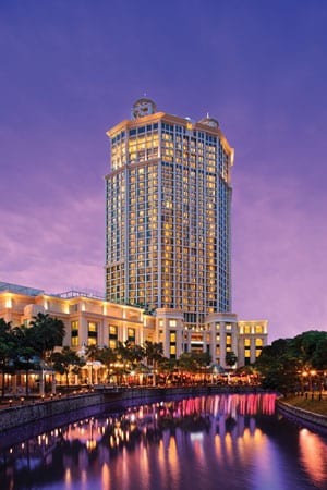 web19_Grand-Copthorne-Waterfront-Hotel-(Exterior-Night-Shot)