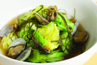 Simmered cabbage with clam-キャベツとアサリの煮物